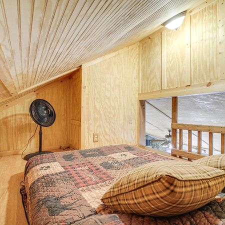 Creekside Whittier Cabin With Fire Pit Near Hiking! Екстер'єр фото