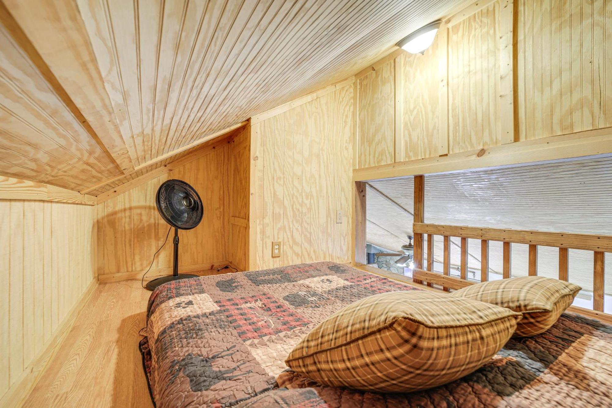 Creekside Whittier Cabin With Fire Pit Near Hiking! Екстер'єр фото
