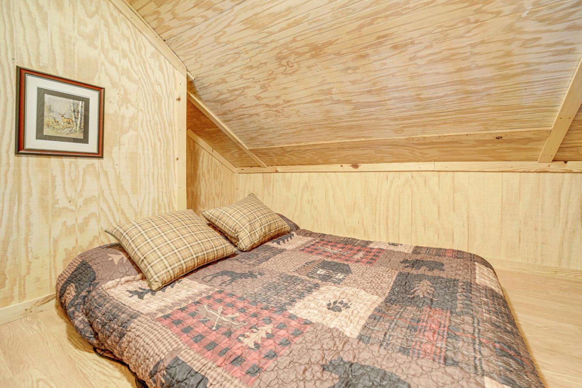 Creekside Whittier Cabin With Fire Pit Near Hiking! Екстер'єр фото