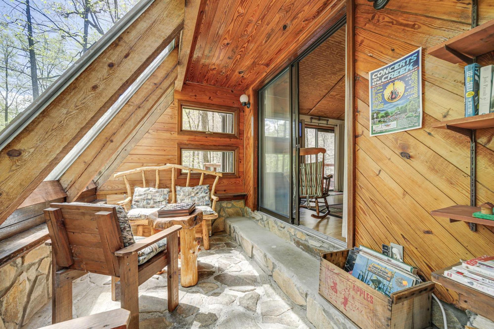 Creekside Whittier Cabin With Fire Pit Near Hiking! Екстер'єр фото