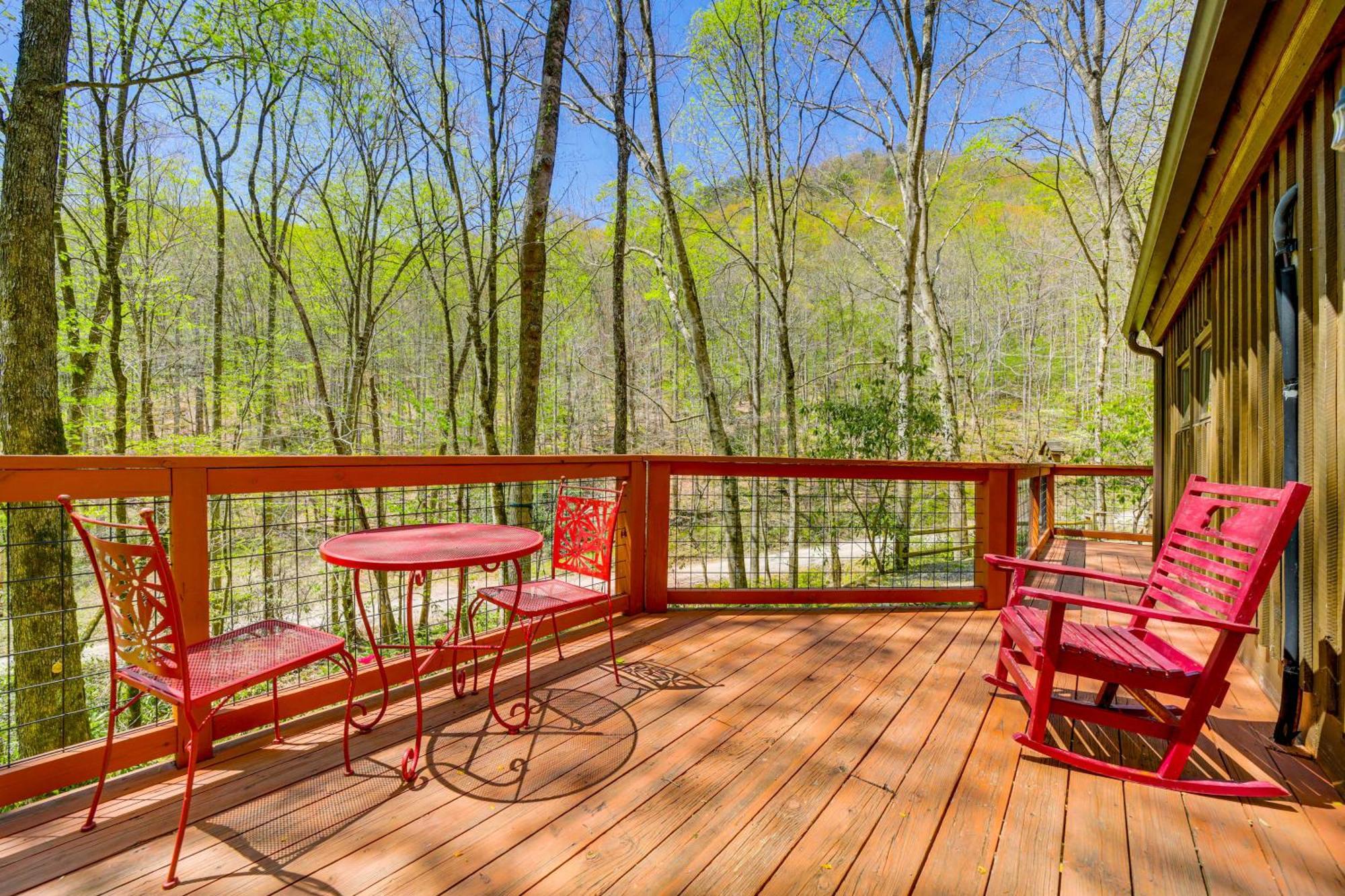 Creekside Whittier Cabin With Fire Pit Near Hiking! Екстер'єр фото